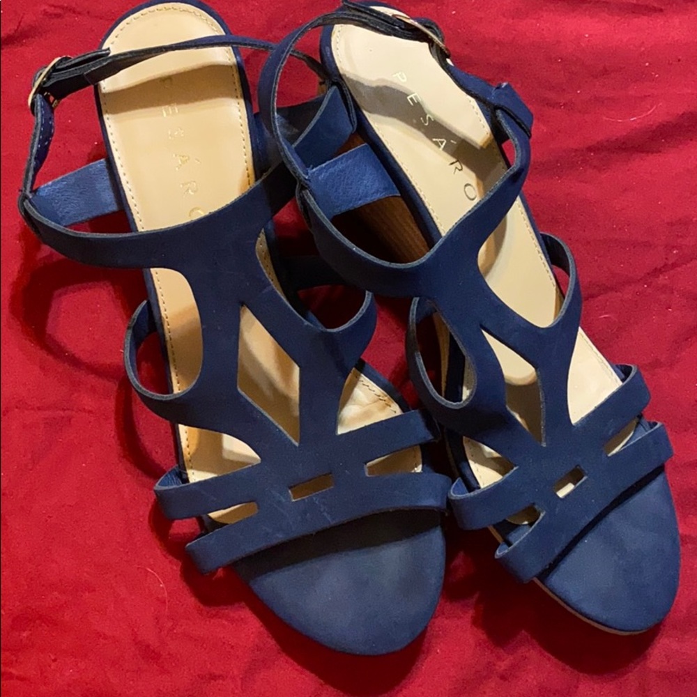 Navy blue wedge